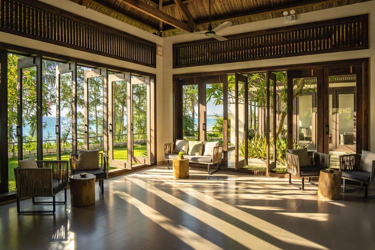 Resort Crown Retreat